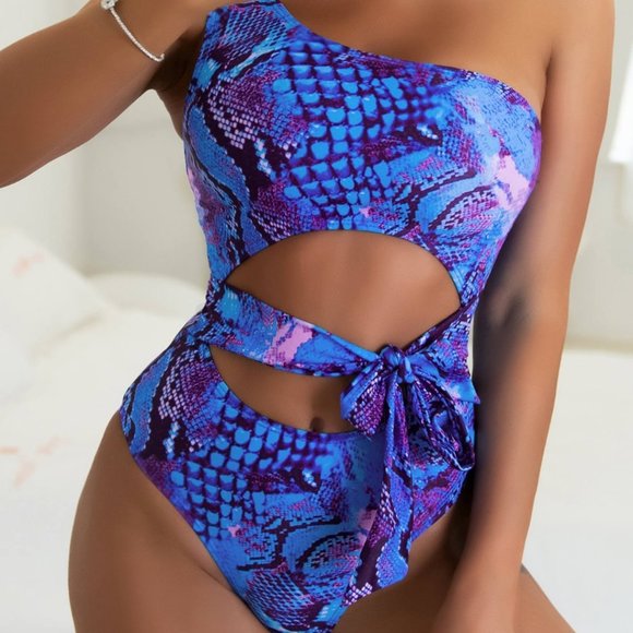 Snakeskin Knot Waist 1 Shoulder 1 piece swim suit bathing suit not worn bra pads - Picture 1 of 12